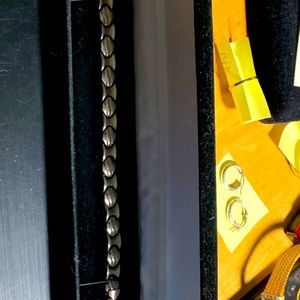 Men silver bracelet 7 inch long n